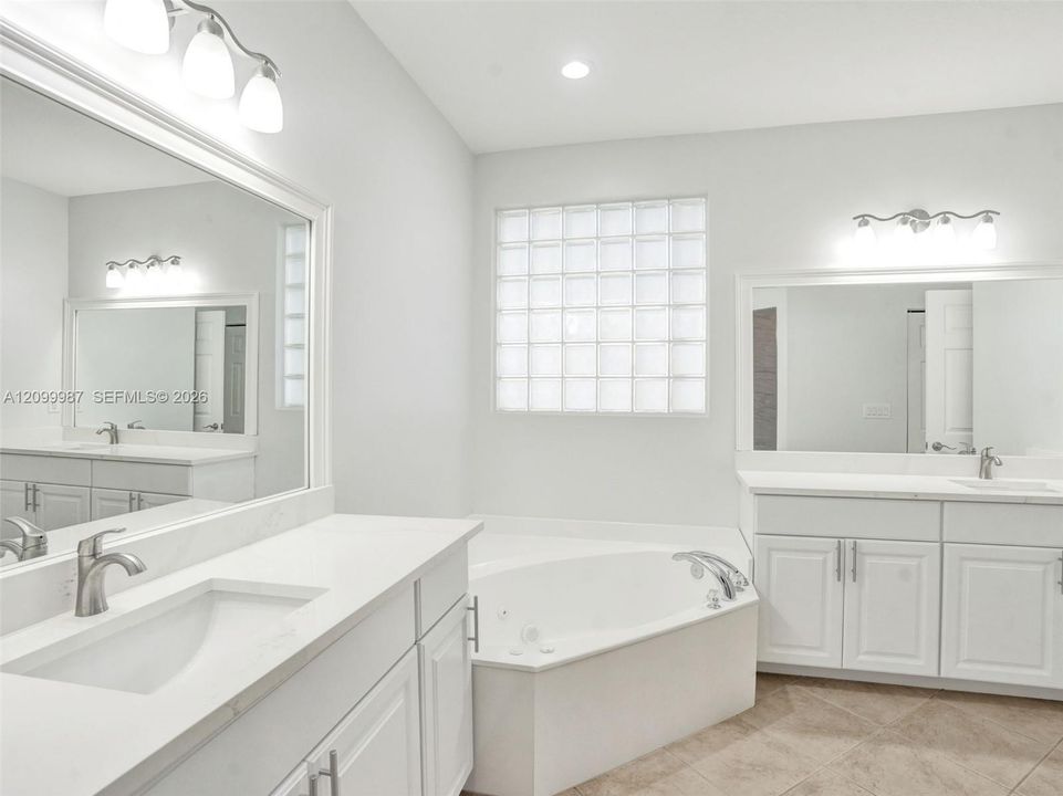 For Sale: $575,000 (3 beds, 2 baths, 2078 Square Feet)