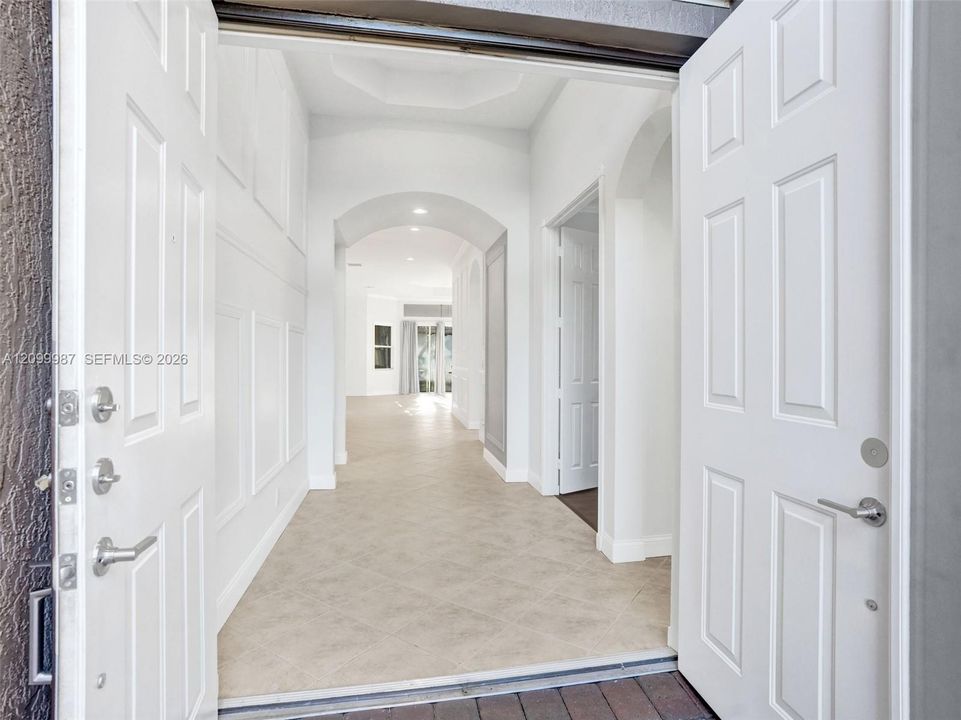 For Sale: $575,000 (3 beds, 2 baths, 2078 Square Feet)