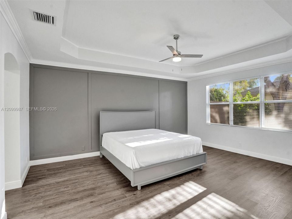 For Sale: $575,000 (3 beds, 2 baths, 2078 Square Feet)