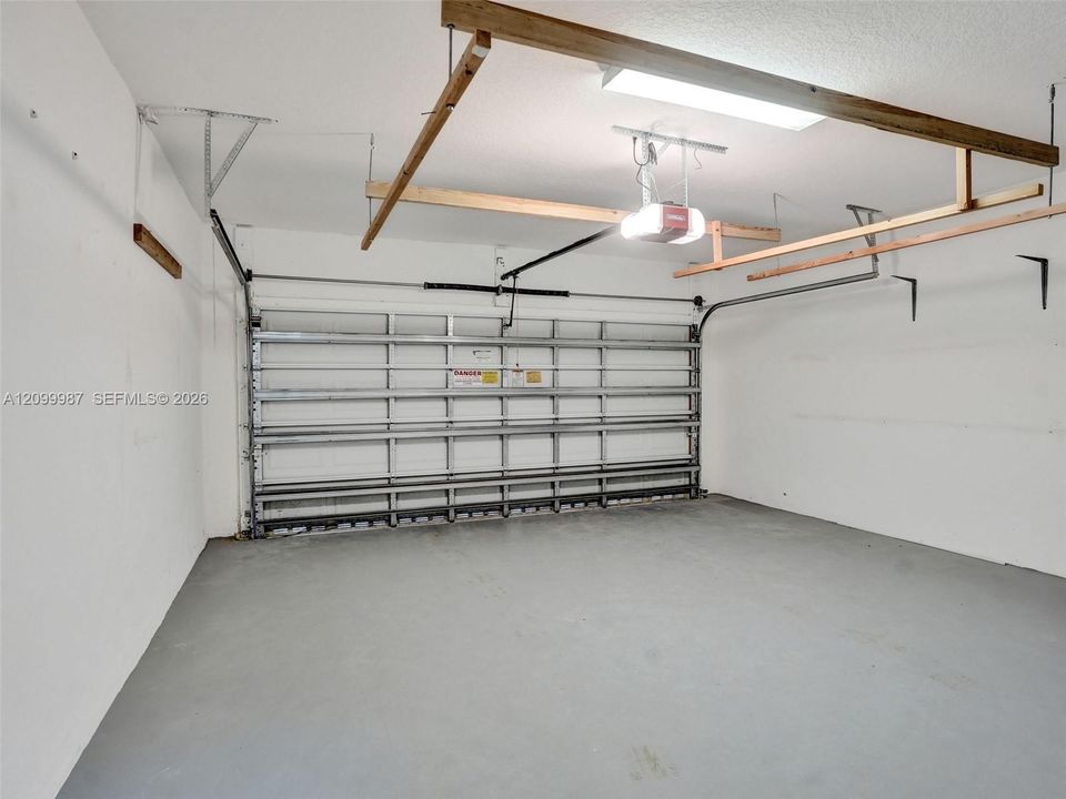 For Sale: $575,000 (3 beds, 2 baths, 2078 Square Feet)
