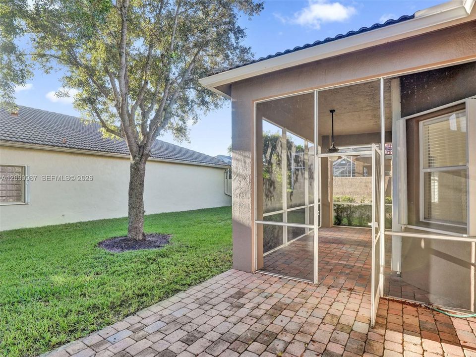 For Sale: $575,000 (3 beds, 2 baths, 2078 Square Feet)