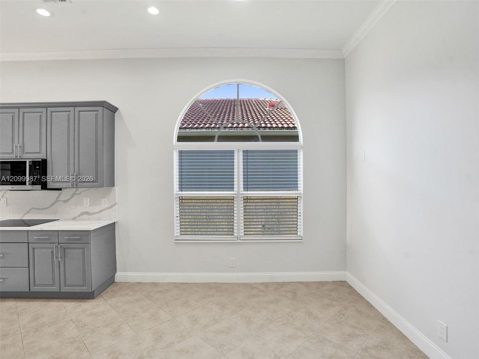 For Sale: $575,000 (3 beds, 2 baths, 2078 Square Feet)