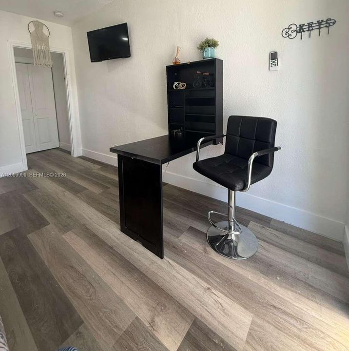 В аренду: $1,200 (0 спален, 1 ванн, 1712 Квадратных фут)