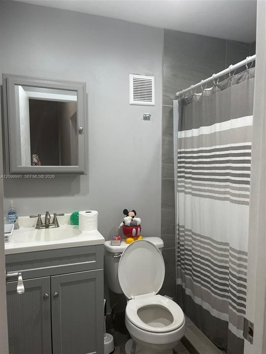 For Rent: $2,900 (3 beds, 2 baths, 1093 Square Feet)