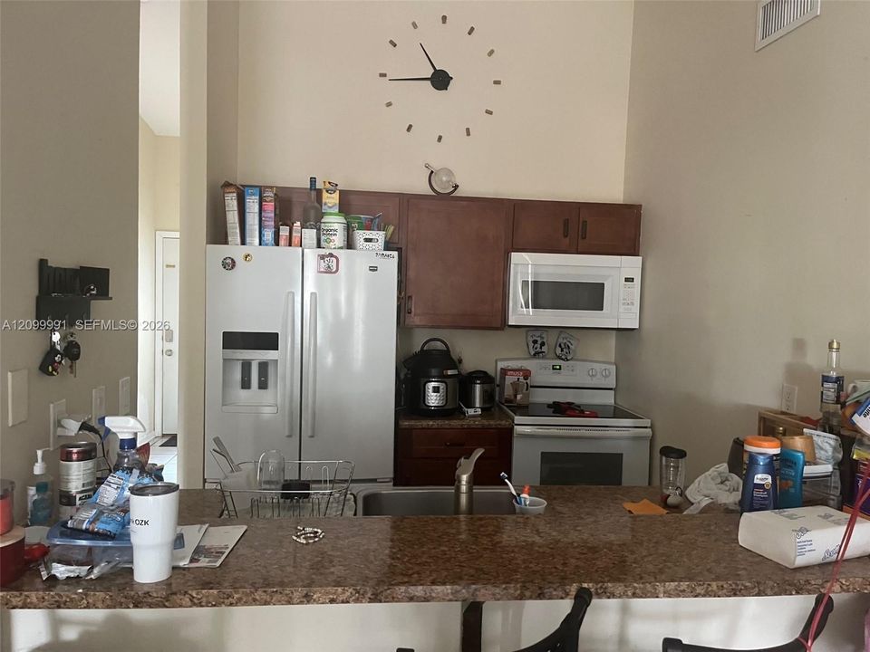For Rent: $2,900 (3 beds, 2 baths, 1093 Square Feet)