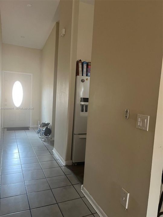 For Rent: $2,900 (3 beds, 2 baths, 1093 Square Feet)