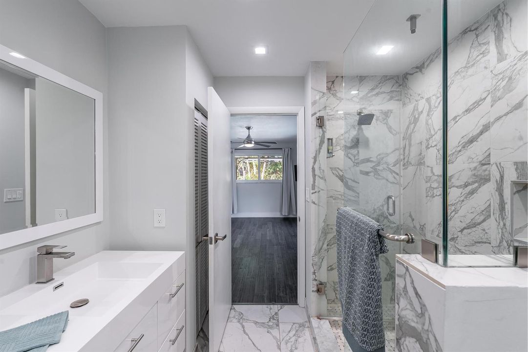 Marble-look tile finishes