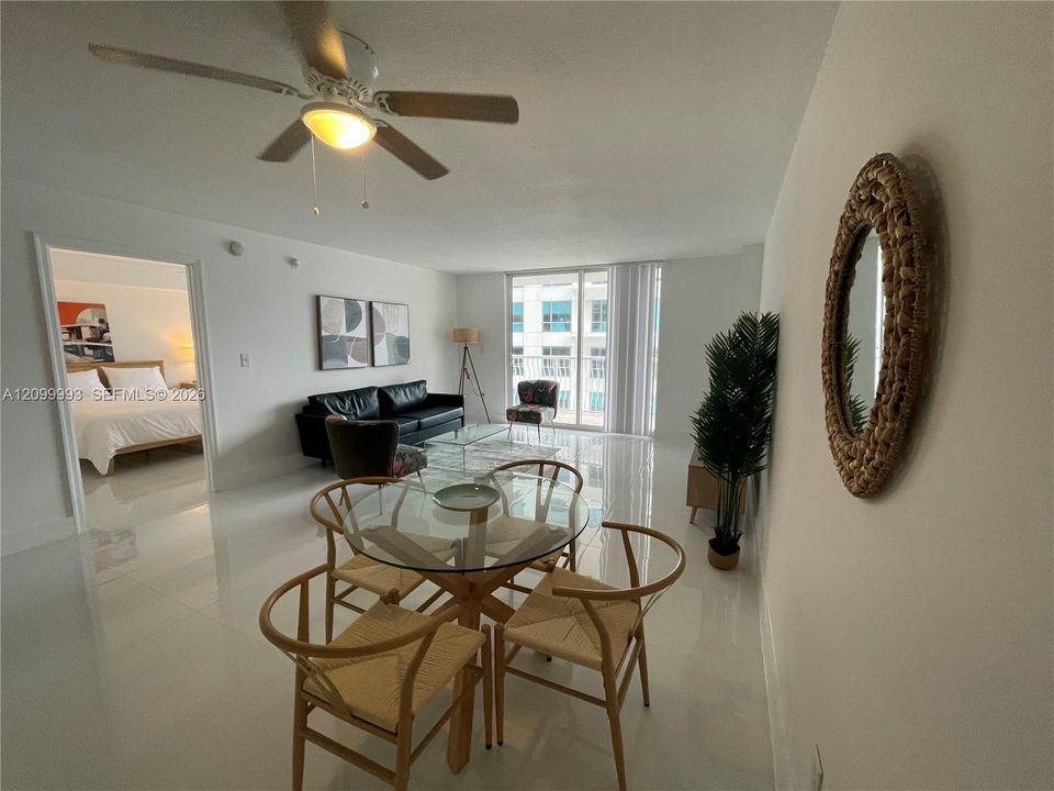 For Rent: $3,200 (1 beds, 1 baths, 825 Square Feet)