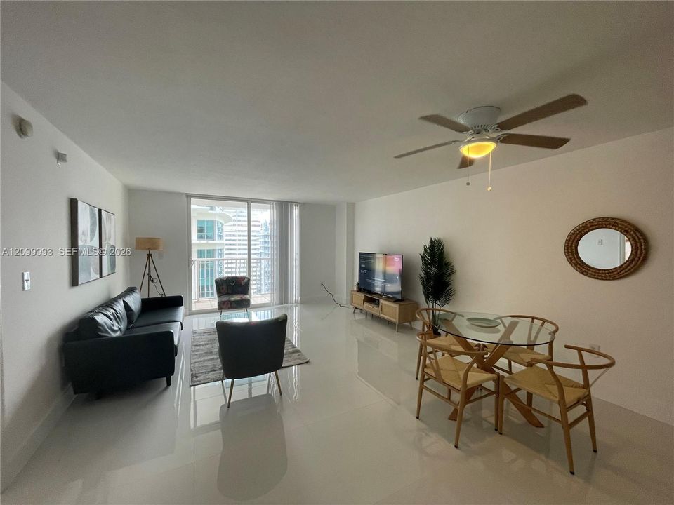 For Rent: $3,200 (1 beds, 1 baths, 825 Square Feet)