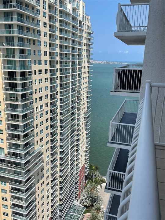 For Rent: $3,200 (1 beds, 1 baths, 825 Square Feet)