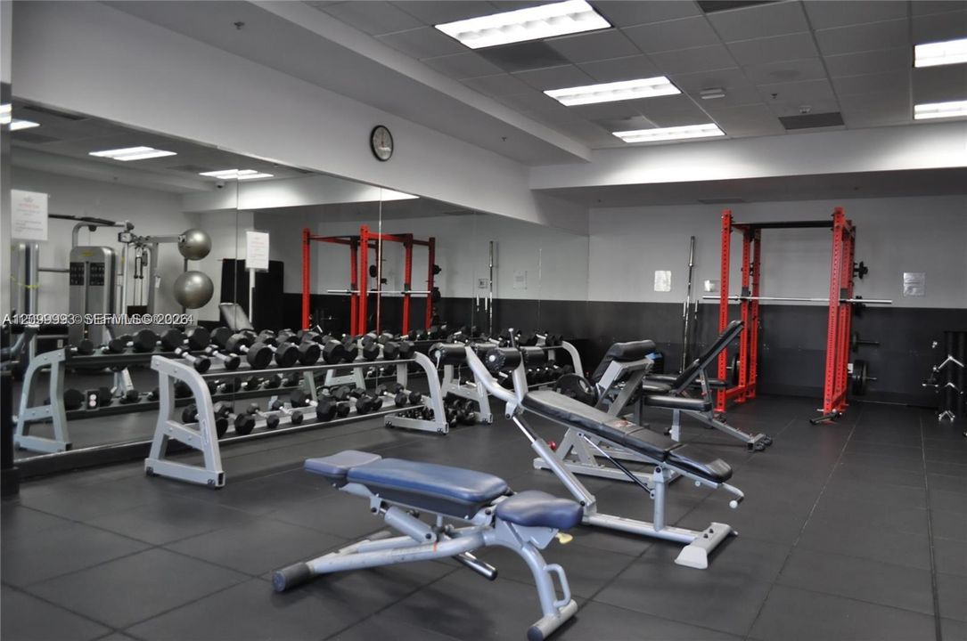 For Rent: $3,200 (1 beds, 1 baths, 825 Square Feet)