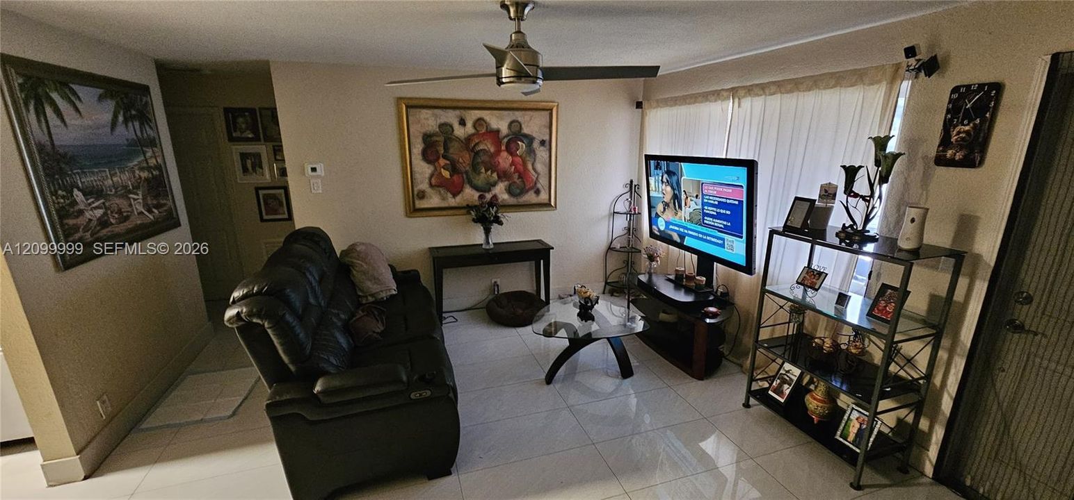 For Sale: $530,000 (6 beds, 2 baths, 1226 Square Feet)