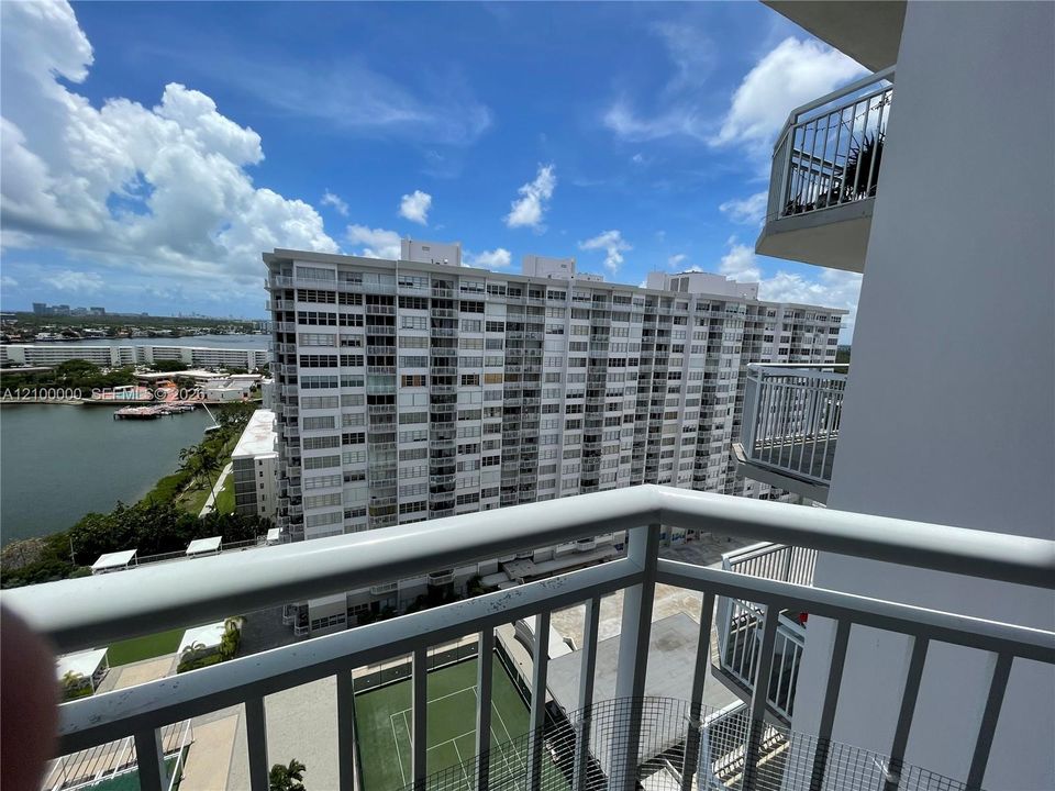 For Rent: $2,550 (2 beds, 2 baths, 1565 Square Feet)