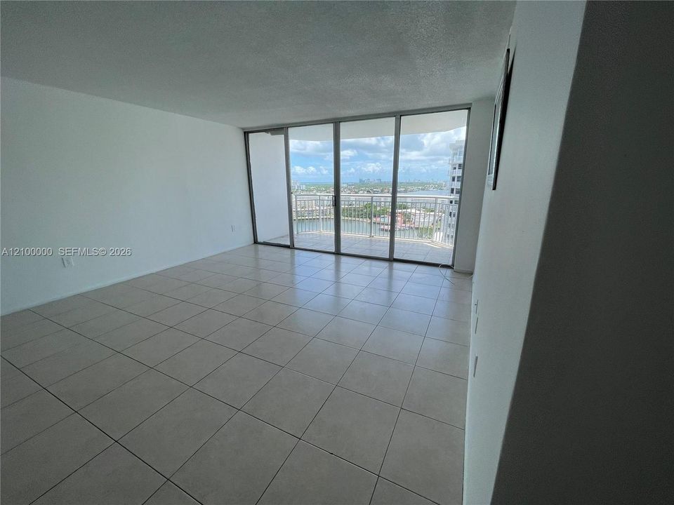 For Rent: $2,550 (2 beds, 2 baths, 1565 Square Feet)