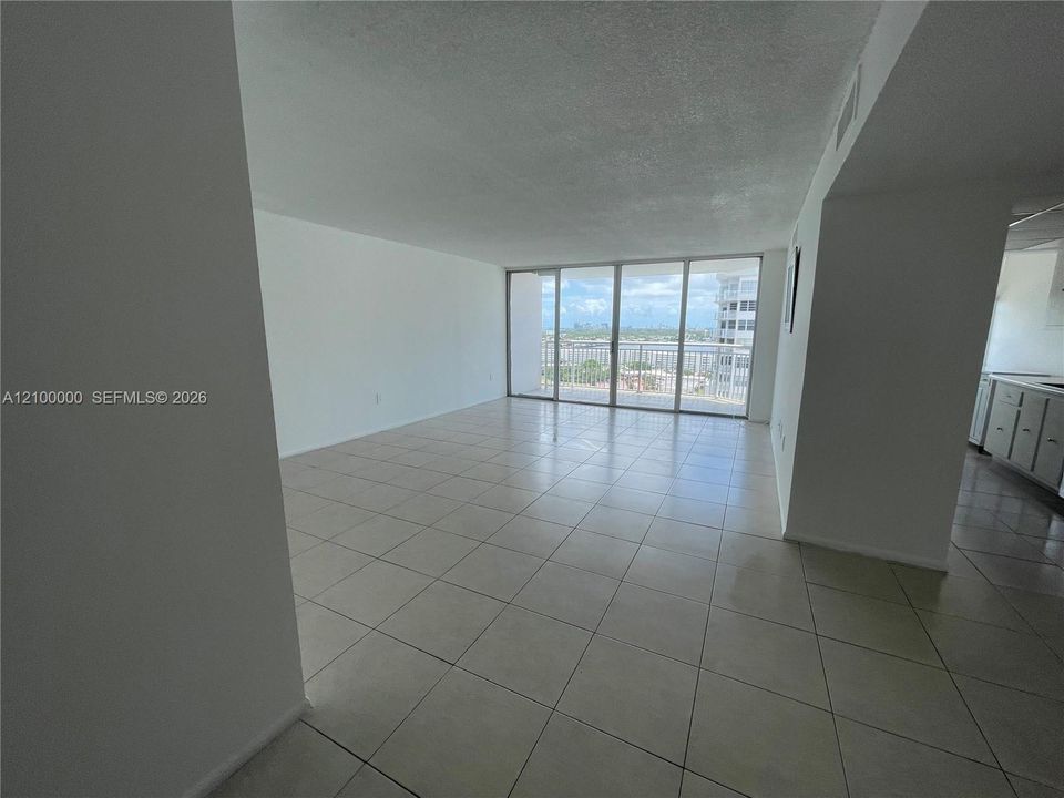 For Rent: $2,550 (2 beds, 2 baths, 1565 Square Feet)