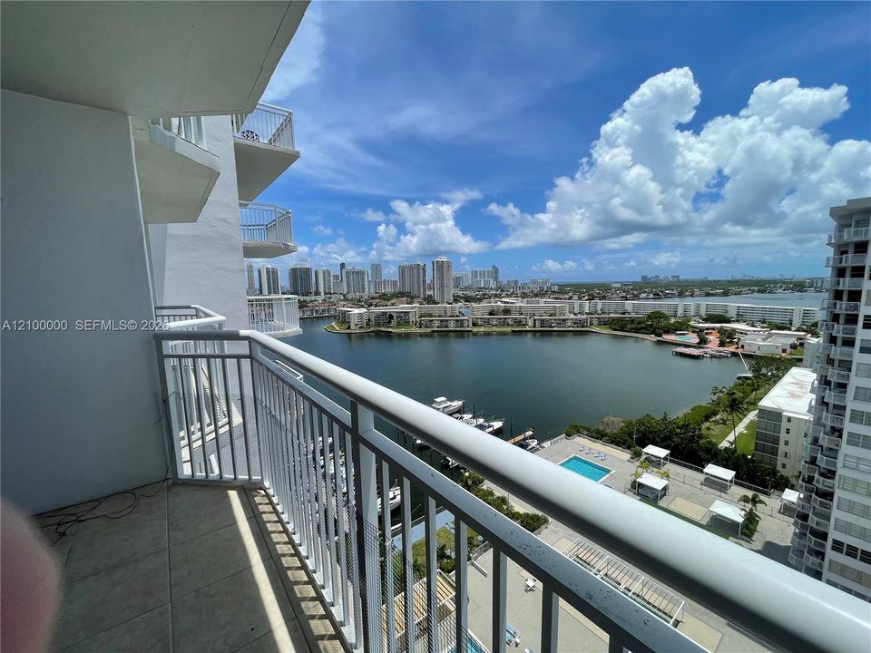 For Rent: $2,550 (2 beds, 2 baths, 1565 Square Feet)