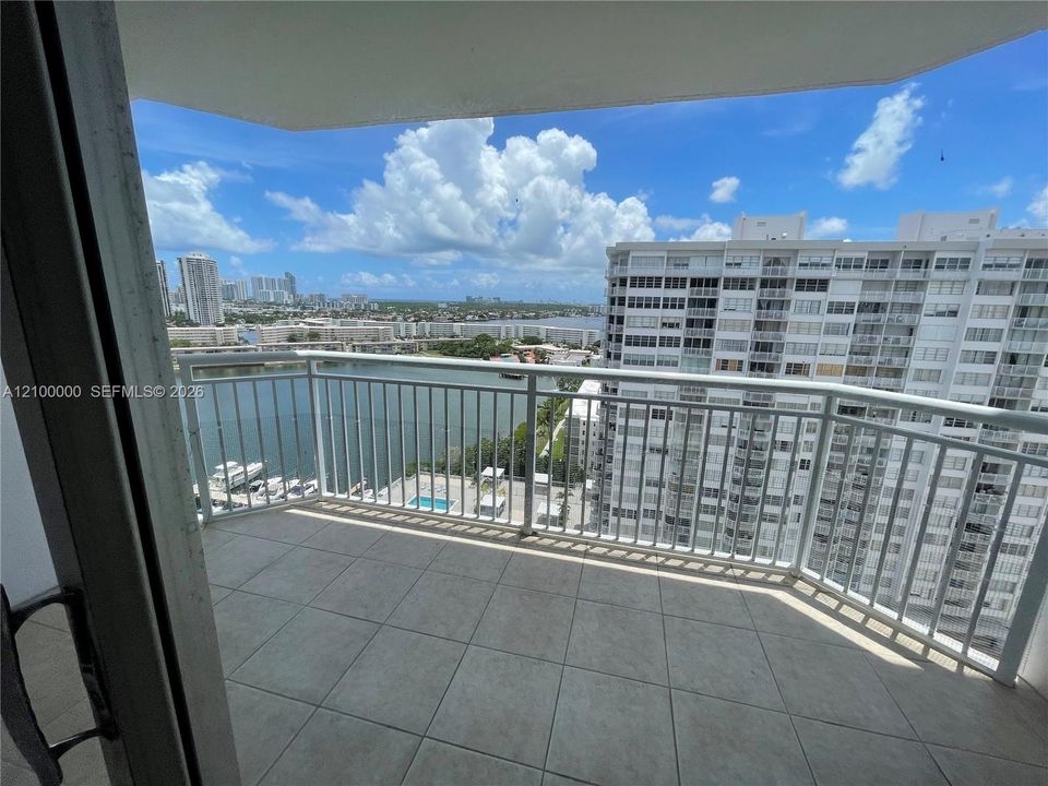 For Rent: $2,550 (2 beds, 2 baths, 1565 Square Feet)