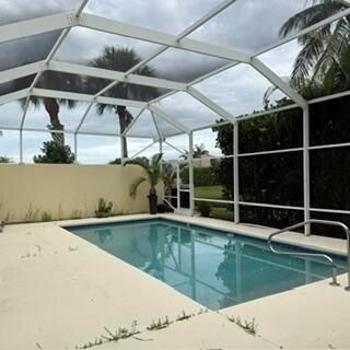 SCREEN ENCLOSED POOL