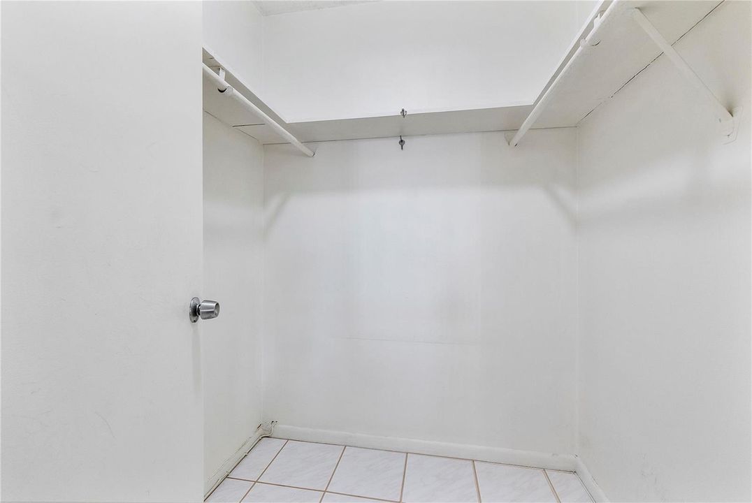 Walk-in Closet