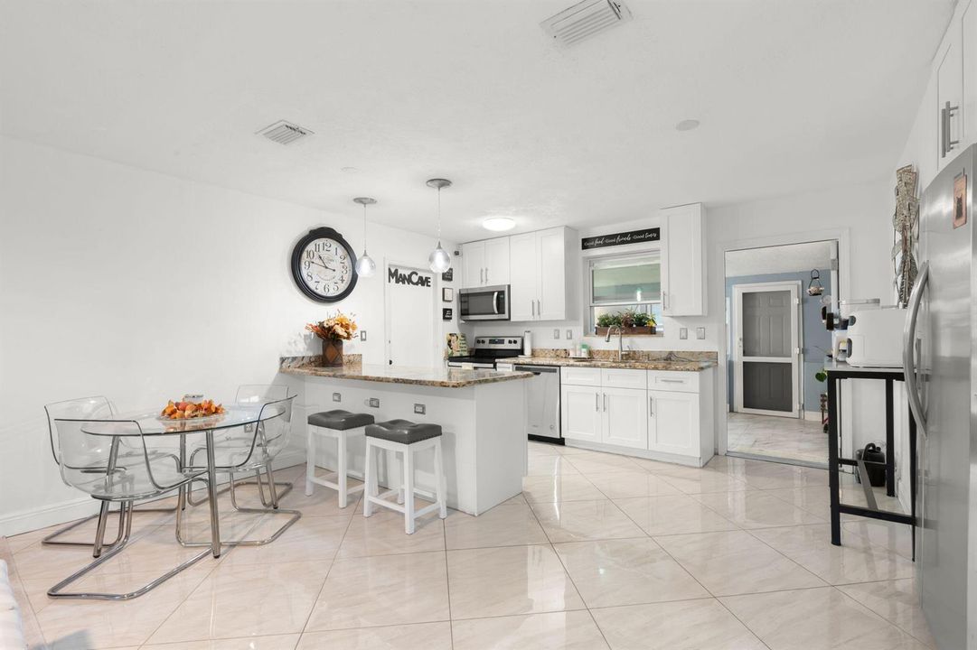 18-web-or-mls-7541 Hope St, Hollywood, F