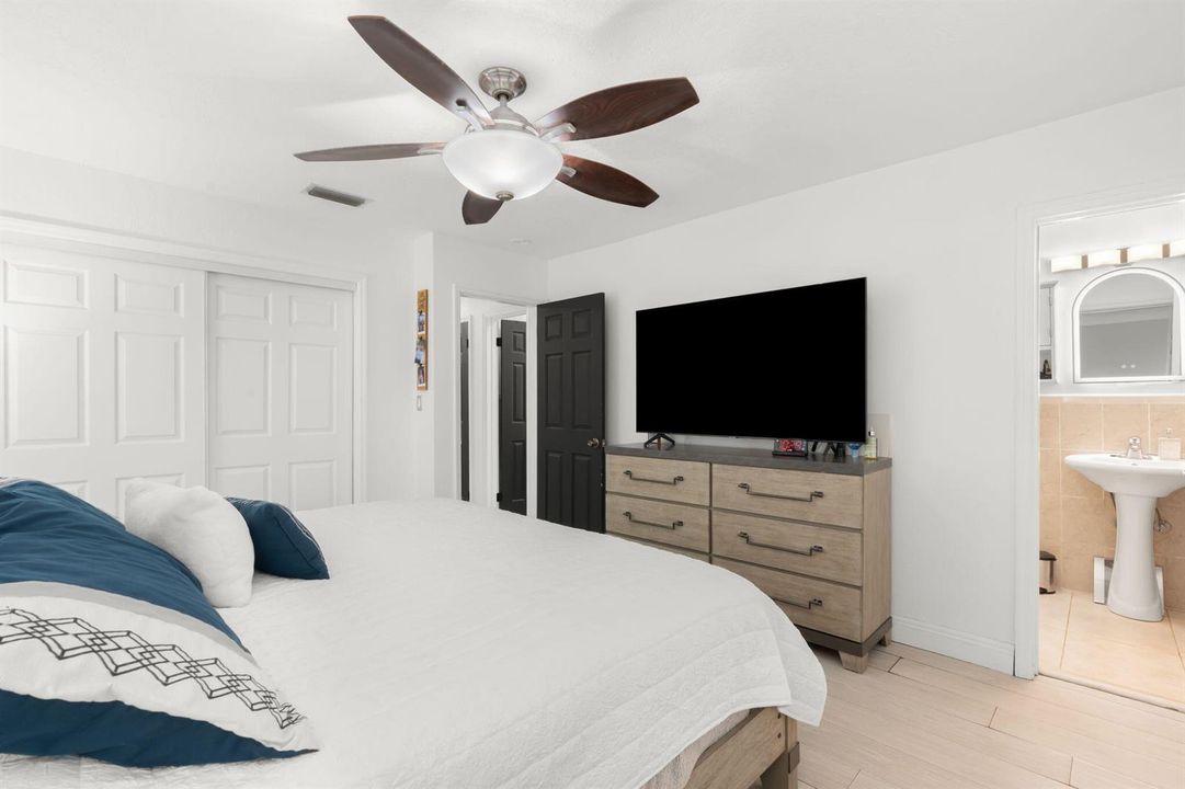 11-web-or-mls-7541 Hope St, Hollywood, F
