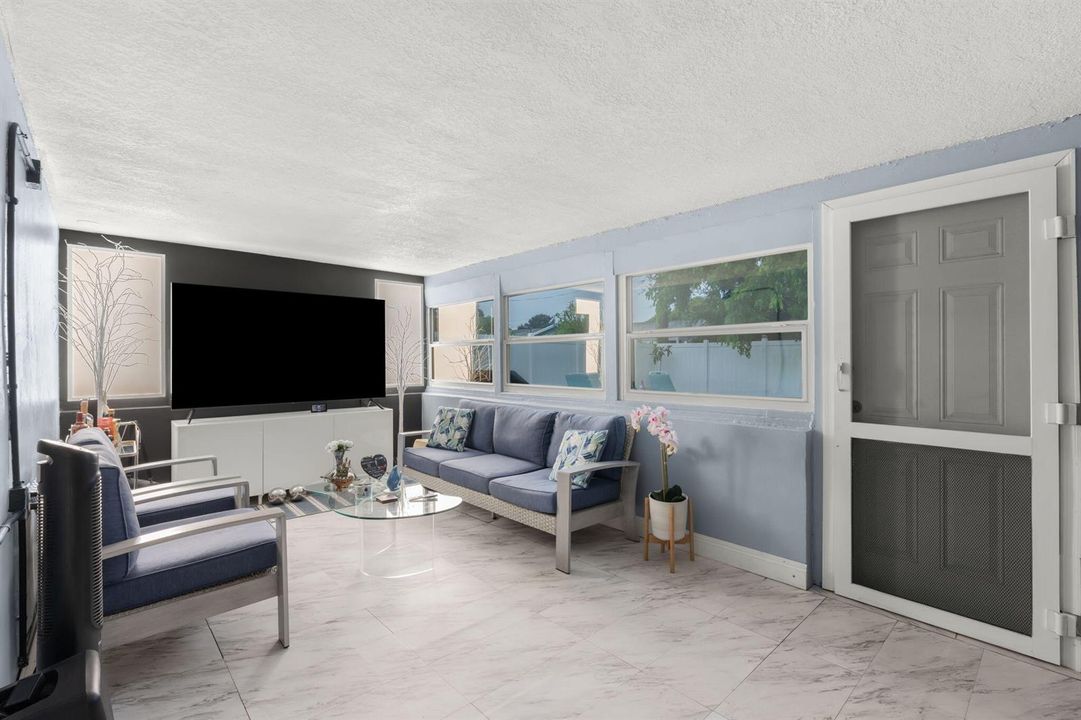 21-web-or-mls-7541 Hope St, Hollywood, F