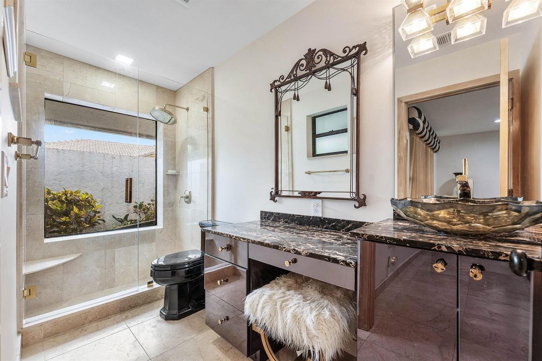 Guest Bathroom 3