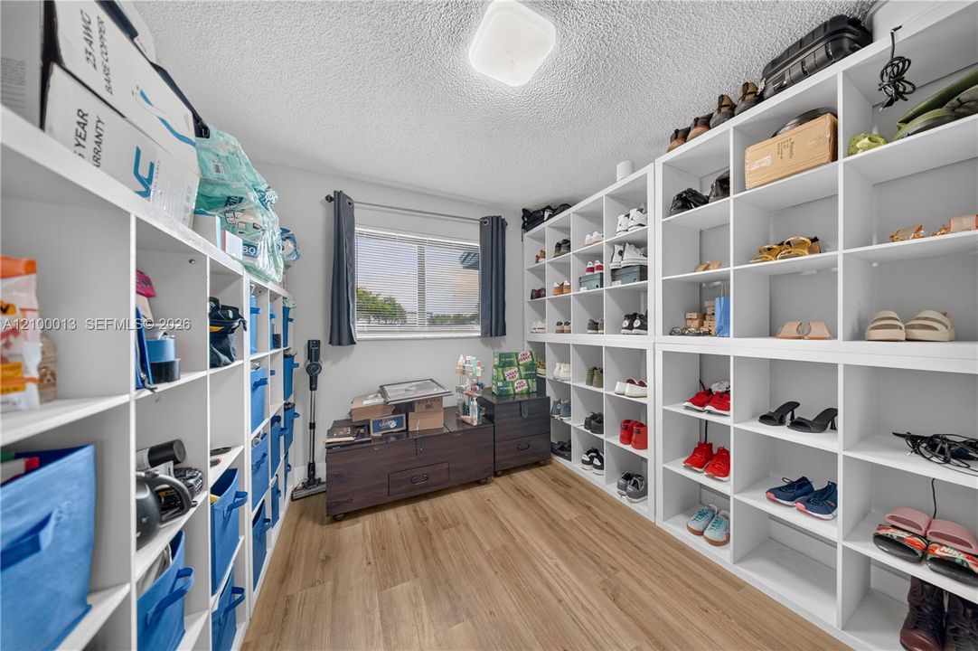 На продажу: $449,000 (3 спален, 2 ванн, 1077 Квадратных фут)