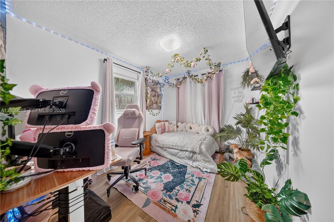 На продажу: $449,000 (3 спален, 2 ванн, 1077 Квадратных фут)