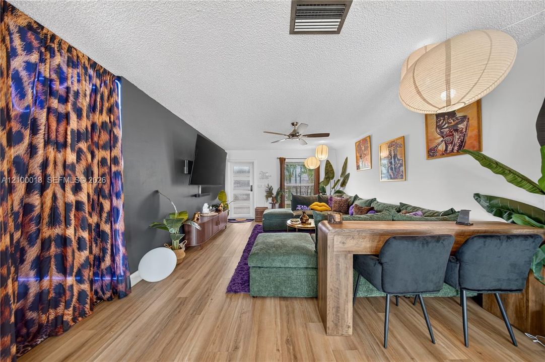 На продажу: $449,000 (3 спален, 2 ванн, 1077 Квадратных фут)