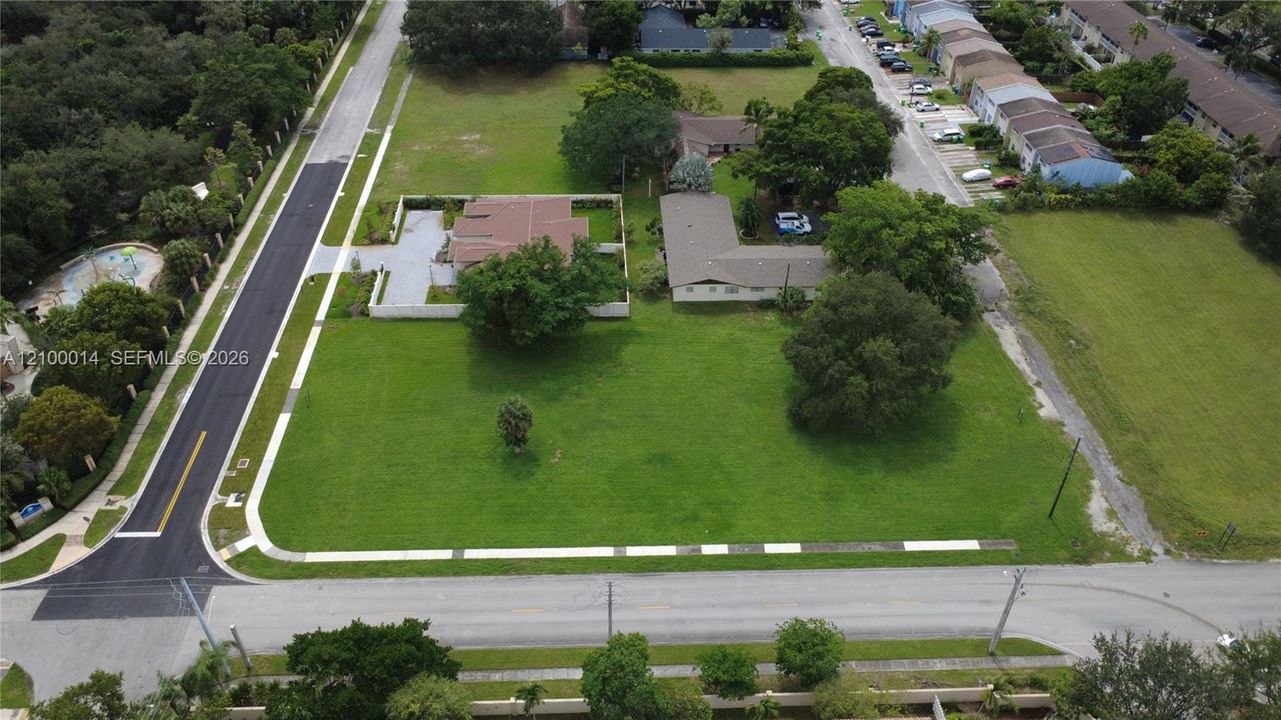 For Sale: $1,300,000 (0.83 acres)