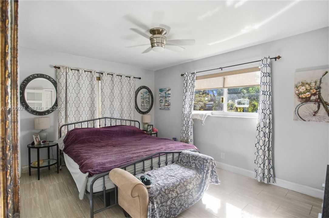 En Venta: $549,900 (2 camas, 2 baños, 1308 Pies cuadrados)