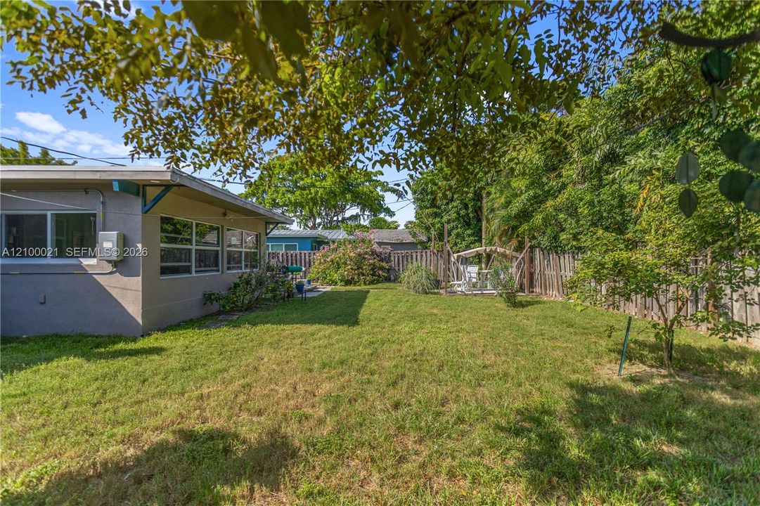 En Venta: $549,900 (2 camas, 2 baños, 1308 Pies cuadrados)
