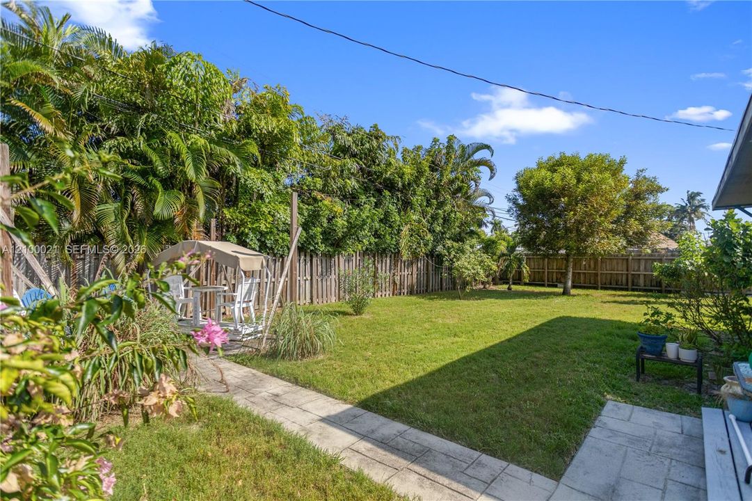 En Venta: $549,900 (2 camas, 2 baños, 1308 Pies cuadrados)