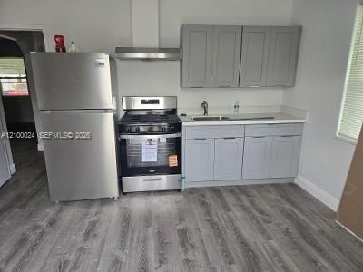 В аренду: $1,700 (1 спален, 1 ванн, 656 Квадратных фут)