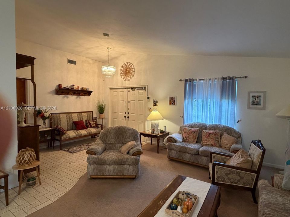 В аренду: $3,900 (3 спален, 2 ванн, 1863 Квадратных фут)