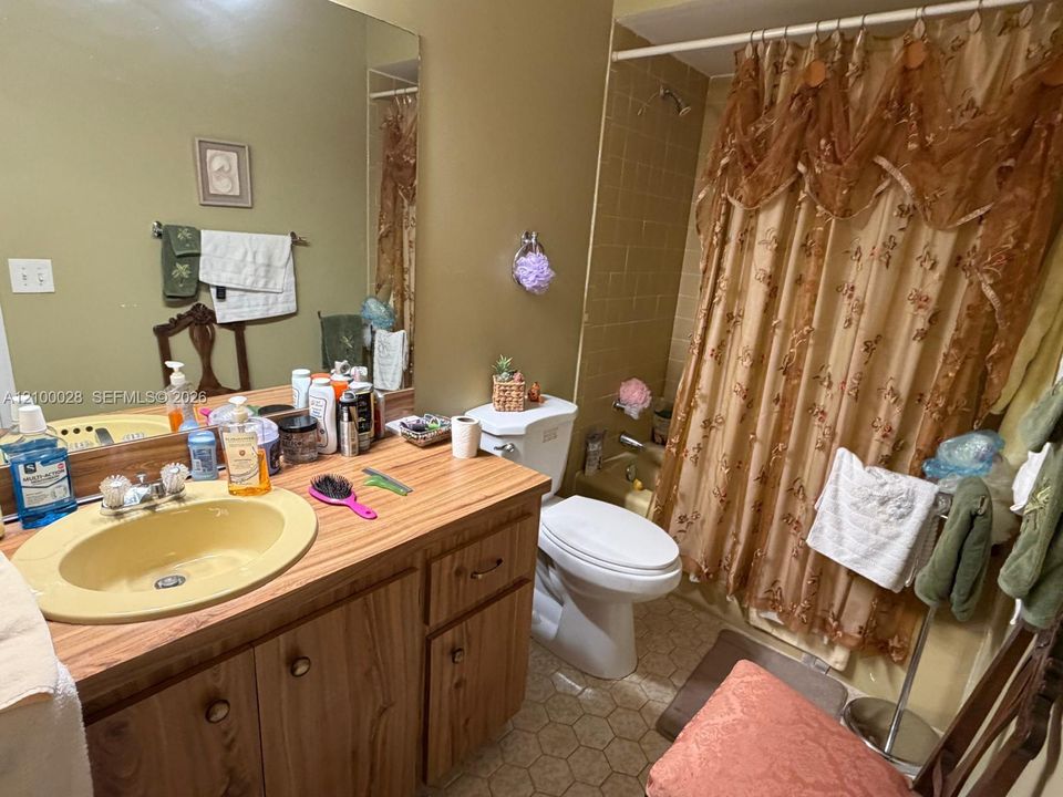 В аренду: $3,900 (3 спален, 2 ванн, 1863 Квадратных фут)