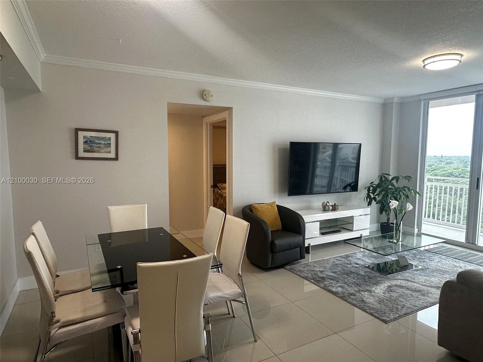 В аренду: $3,200 (2 спален, 2 ванн, 1027 Квадратных фут)