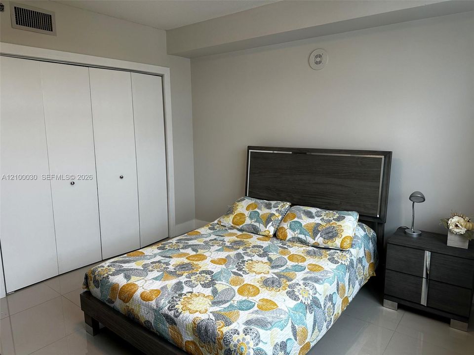 В аренду: $3,200 (2 спален, 2 ванн, 1027 Квадратных фут)