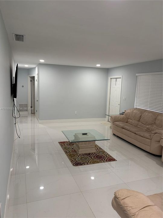 For Rent: $3,600 (3 beds, 2 baths, 2088 Square Feet)