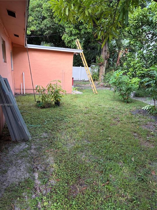 For Rent: $3,600 (3 beds, 2 baths, 2088 Square Feet)