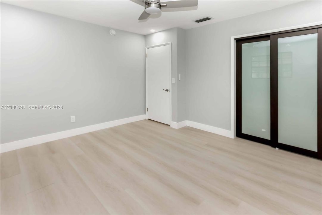 For Sale: $600,000 (2 beds, 1 baths, 1112 Square Feet)