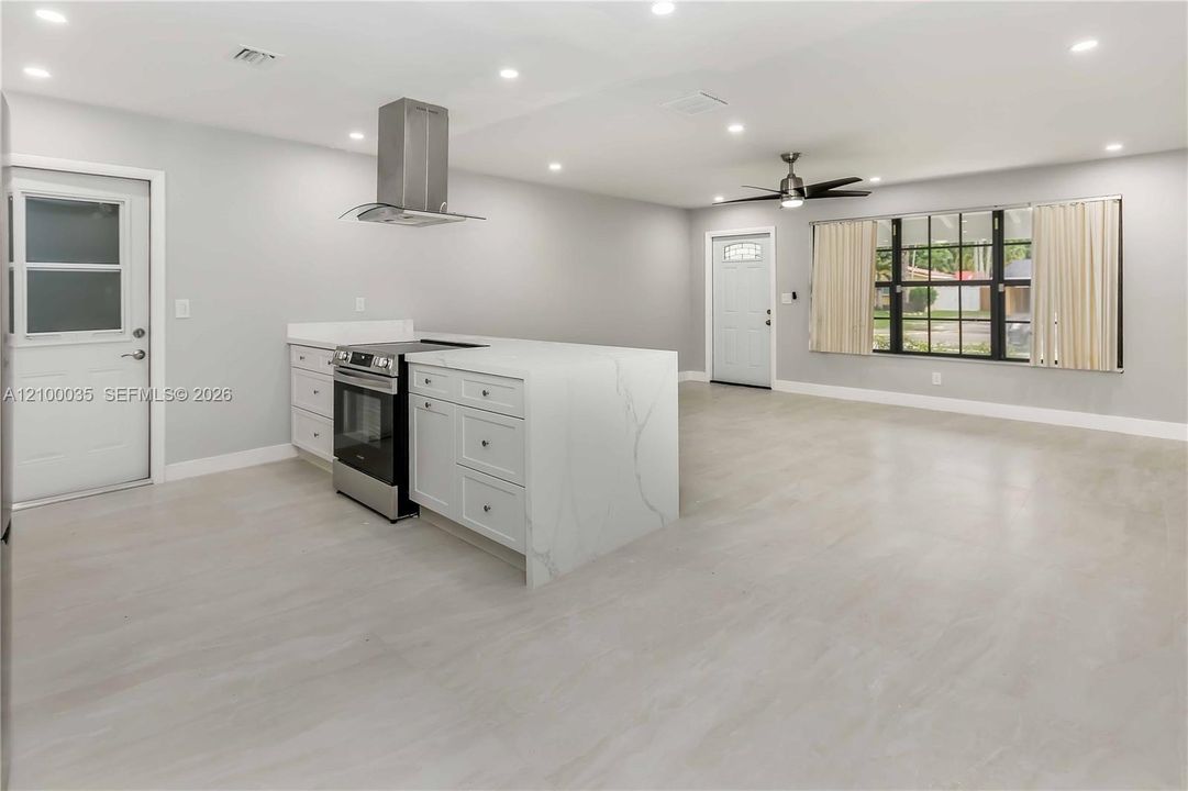 For Sale: $600,000 (2 beds, 1 baths, 1112 Square Feet)