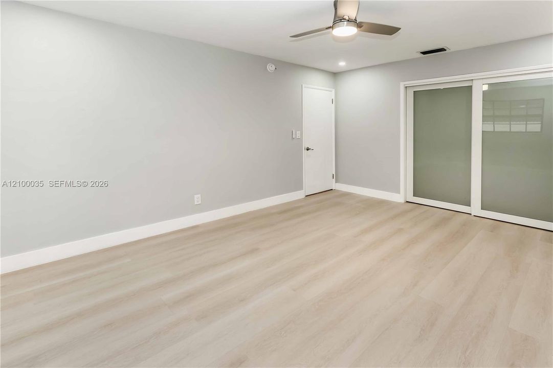 For Sale: $600,000 (2 beds, 1 baths, 1112 Square Feet)