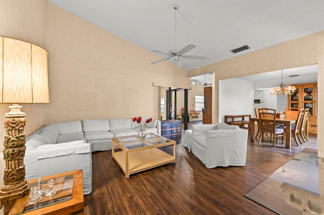 05 Living room 02