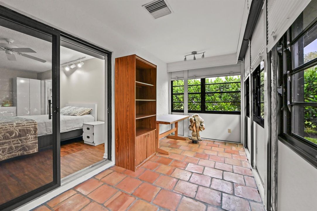 16 Patio 01
