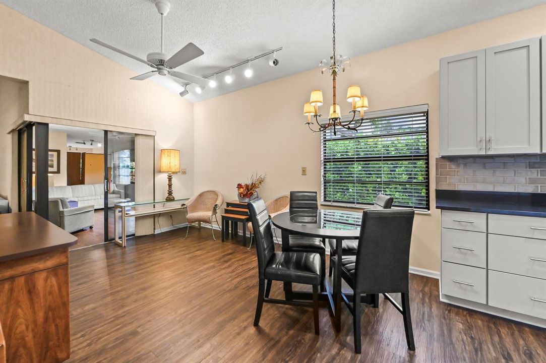 11 Dining room 03