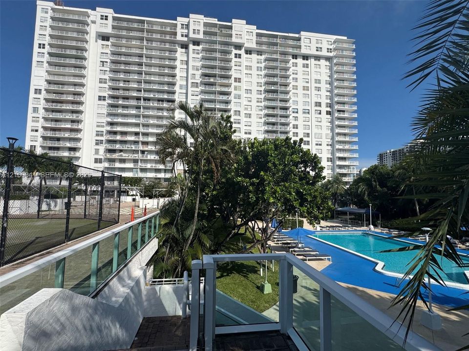 В аренду: $2,700 (2 спален, 2 ванн, 1220 Квадратных фут)
