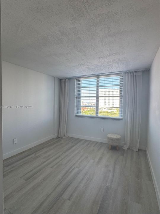 В аренду: $2,700 (2 спален, 2 ванн, 1220 Квадратных фут)