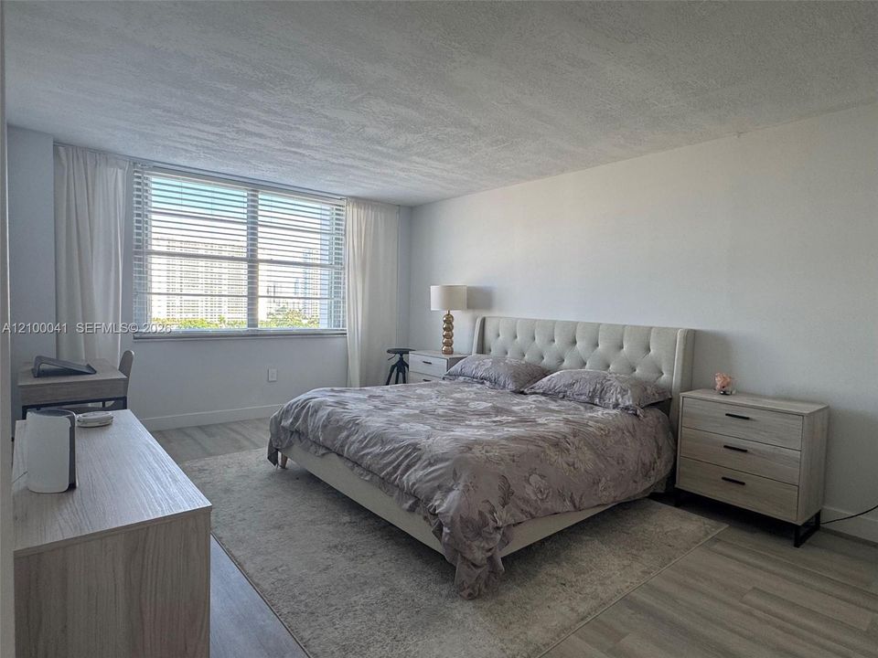 В аренду: $2,700 (2 спален, 2 ванн, 1220 Квадратных фут)
